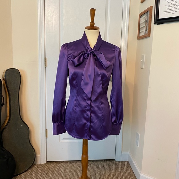 Hawes & Curtis Tops - Hawes & Curtis Fitted Satin Bow Top sz UK 10